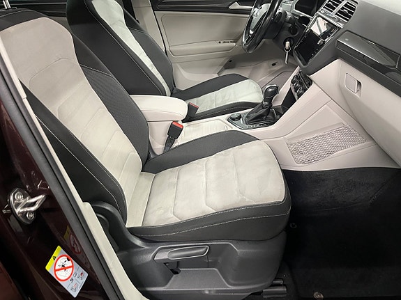 Volkswagen Tiguan 12 of 23