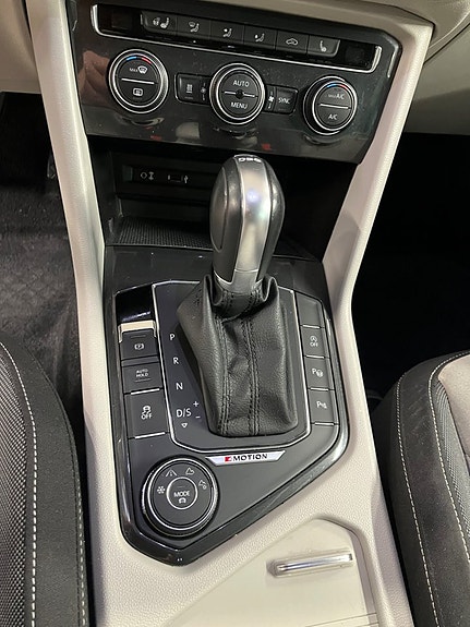 Volkswagen Tiguan 19 of 23