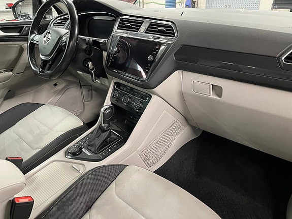 Volkswagen Tiguan 13 of 23
