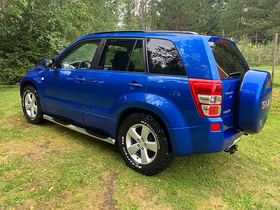 Suzuki Grand Vitara 3 of 4