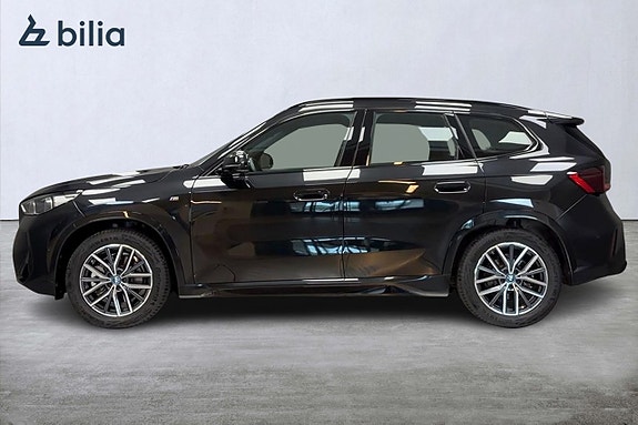BMW iX1 4 of 16