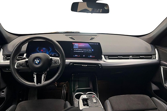 BMW iX1 12 of 16