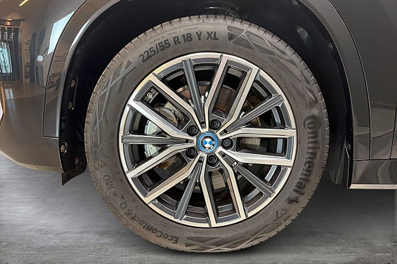 BMW iX1 16 of 16