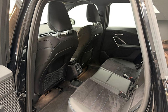 BMW iX1 11 of 16