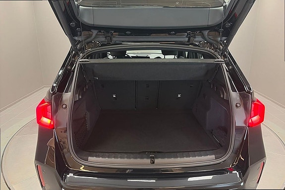 BMW iX1 15 of 16