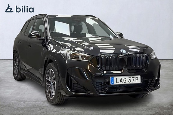 BMW iX1 2 of 16