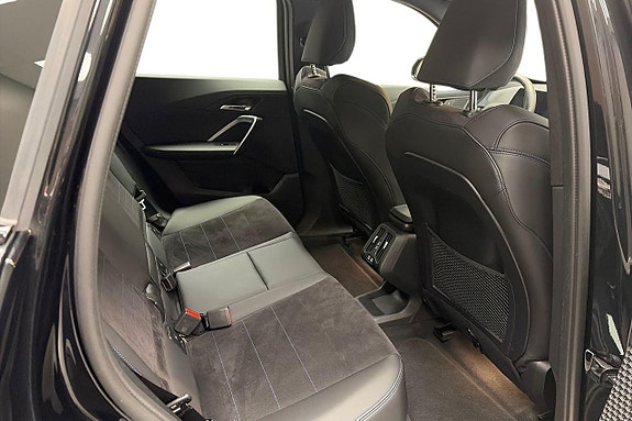 BMW iX1 14 of 16