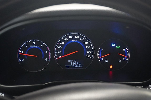 Hyundai Santa Fe 11 of 15