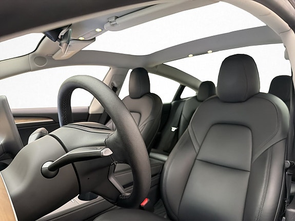 Tesla Model 3 19 of 30