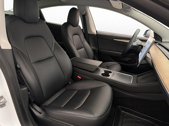 Tesla Model 3 16 of 30