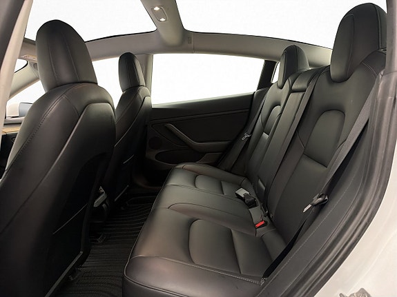 Tesla Model 3 18 of 30