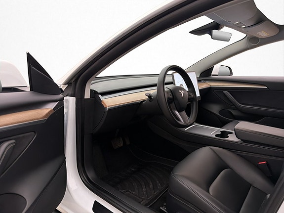 Tesla Model 3 12 of 30