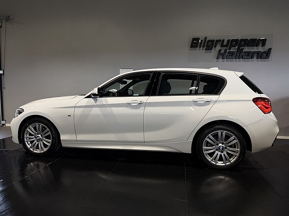 BMW 118i 3 of 30