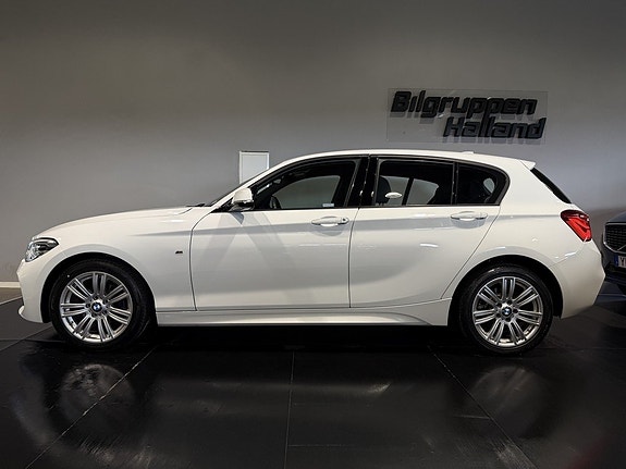 BMW 118i 2 of 30