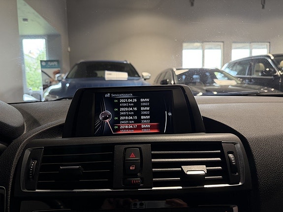 BMW 118i 25 of 30