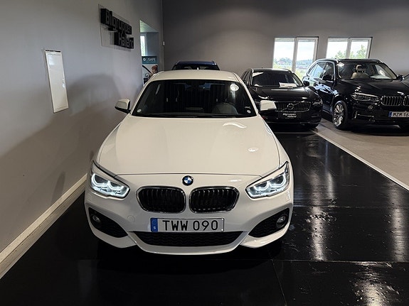 BMW 118i 4 of 30