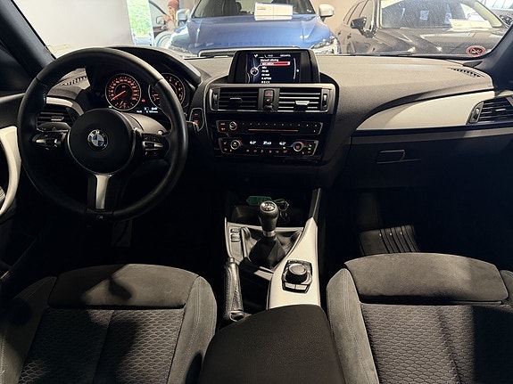 BMW 118i 12 of 30