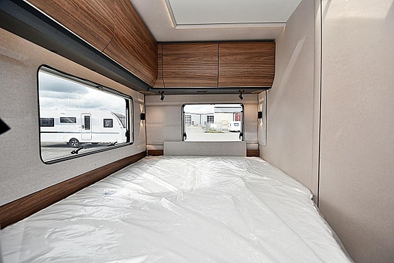 Knaus 660 UDF Nordwind, Barnkammare/Dubbelbädd 18 of 27