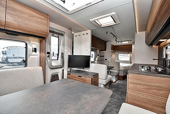 Knaus 660 UDF Nordwind, Barnkammare/Dubbelbädd 8 of 27