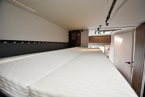 Knaus 660 UDF Nordwind, Barnkammare/Dubbelbädd 17 of 27