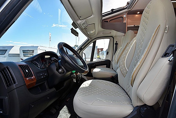 Knaus 700 MEG Sky-TI, Långbäddar 4 of 27