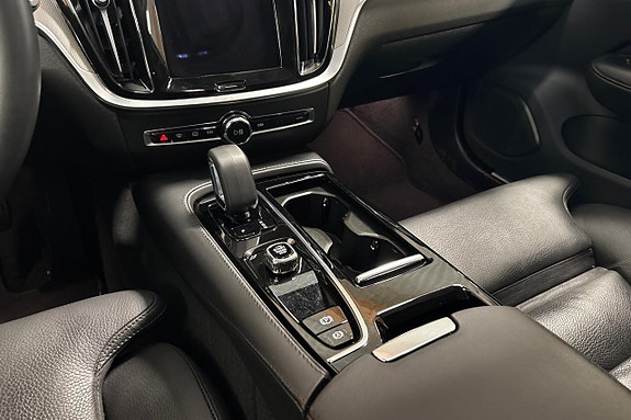 Volvo V60 18 of 27