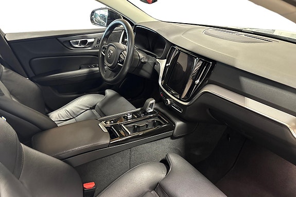 Volvo V60 11 of 27