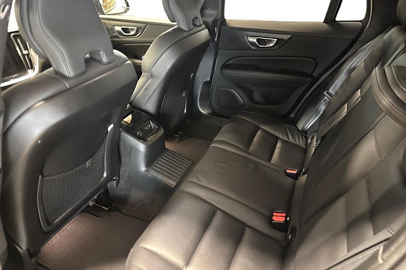 Volvo V60 22 of 27