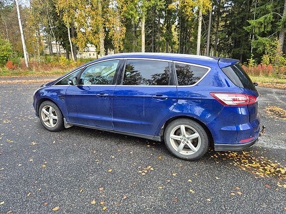 Ford S-MAX 2 of 6