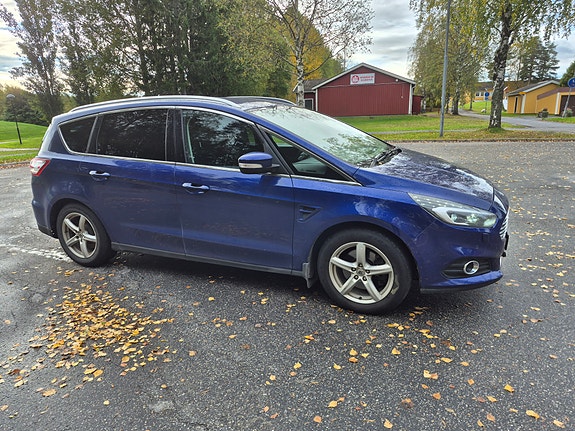Ford S-MAX 4 of 6