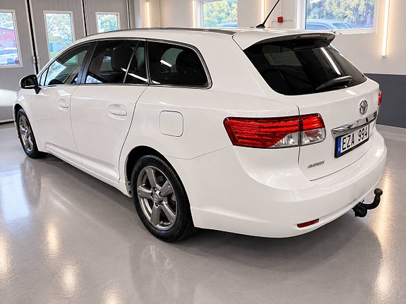 Toyota Avensis 5 of 14