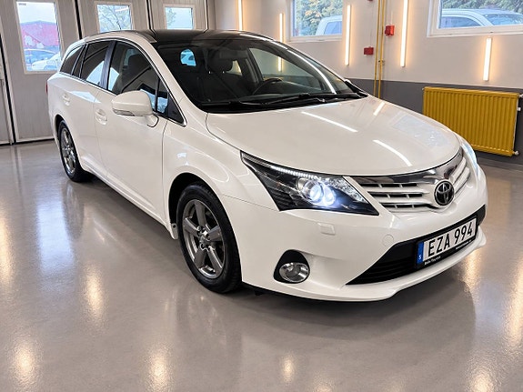 Toyota Avensis 2 of 14