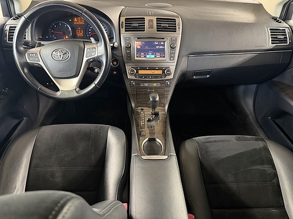 Toyota Avensis 7 of 14
