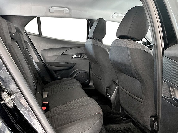 Peugeot e-2008 12 of 15