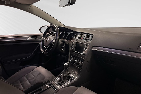 Volkswagen Golf Alltrack 6 of 10