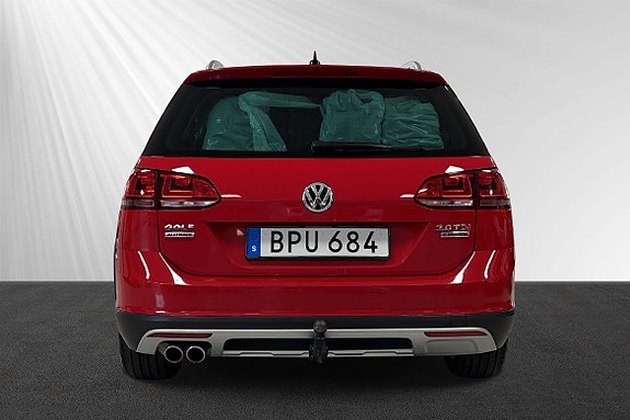 Volkswagen Golf Alltrack 2 of 10