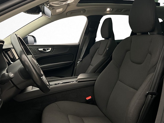 Volvo XC60 12 of 30
