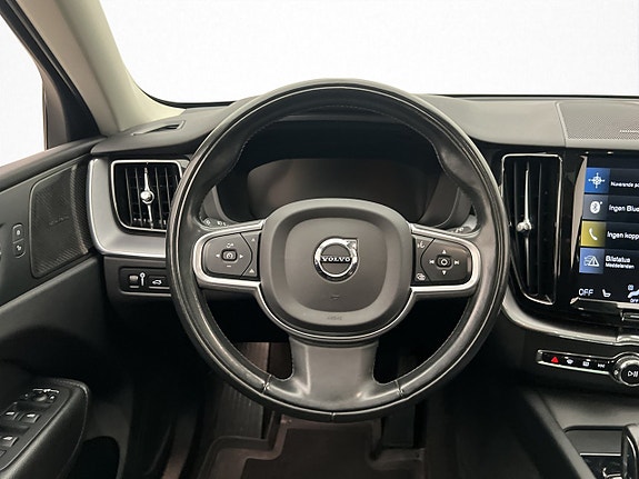 Volvo XC60 14 of 30