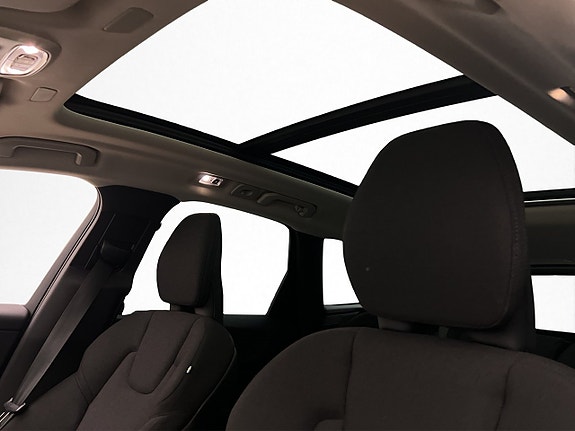 Volvo XC60 13 of 30