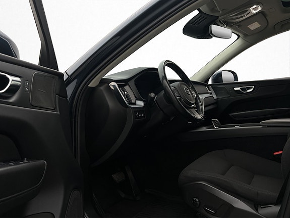 Volvo XC60 11 of 30
