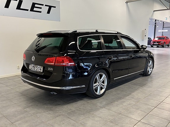 Volkswagen Passat 4 of 25