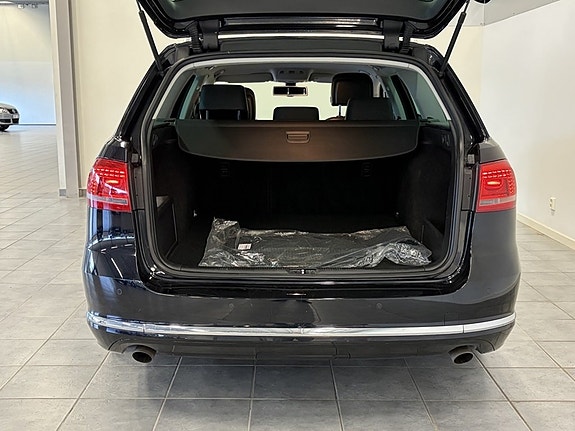 Volkswagen Passat 5 of 25