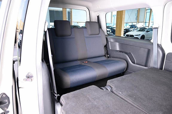 Volkswagen Caddy Maxi 9 of 22