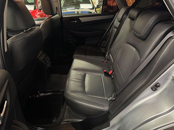 Subaru Outback 8 of 19