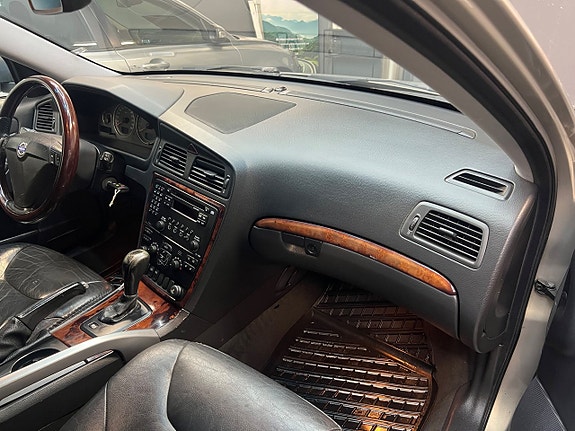 Volvo XC70 19 of 19