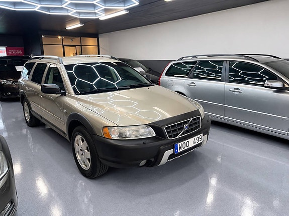 Volvo XC70 3 of 19