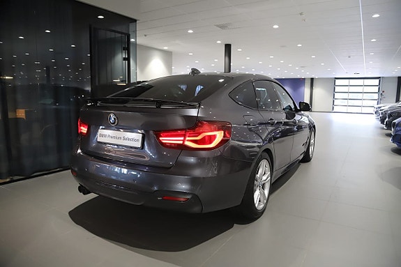 BMW 320 8 of 10
