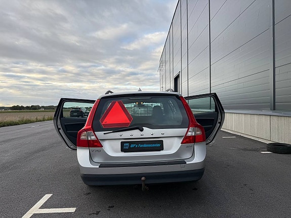 Volvo V70 5 of 7