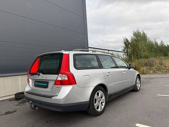 Volvo V70 4 of 7