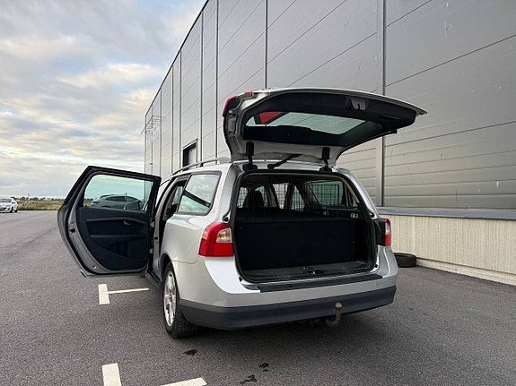Volvo V70 6 of 7